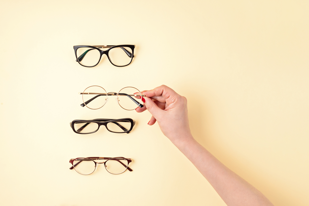 <span class="title">初めての老眼鏡…レンズの種類や選ぶポイントをご紹介！</span>